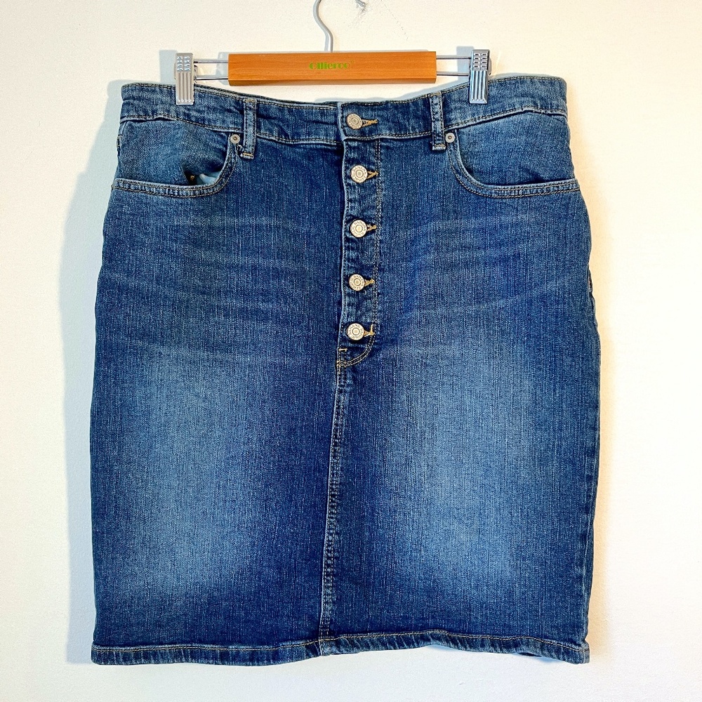 Banana Republic Button Fly Denim Pencil Skirt in Indigo Blue, Size 32/14